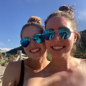 Meet your Posher, Caroline